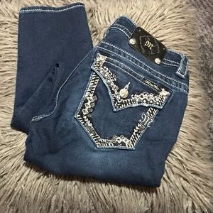 Miss Me ankle skinny jeans. 29